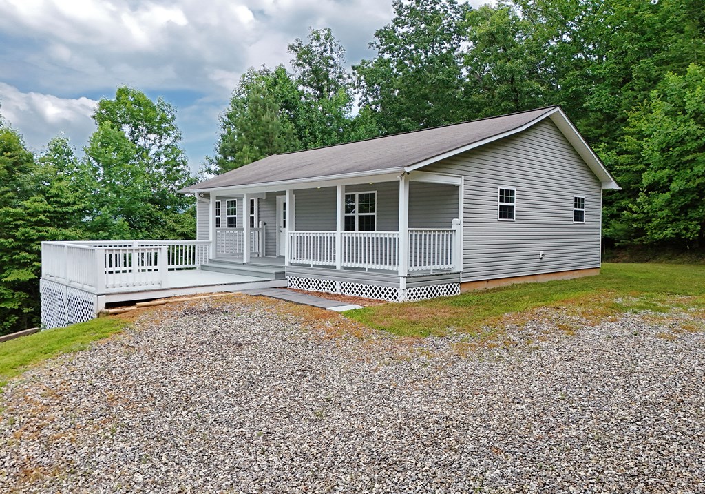 621 Shoe Factory Road Blairsville, GA 30512 - Photo 3 of 40 Gallery Image 3