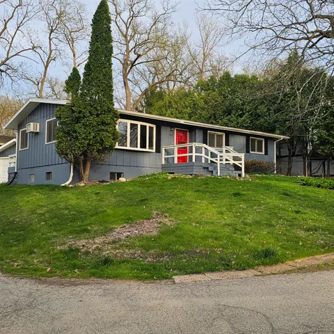 $550,000 | 560 Free Church Drive, Williams Bay, WI 53191