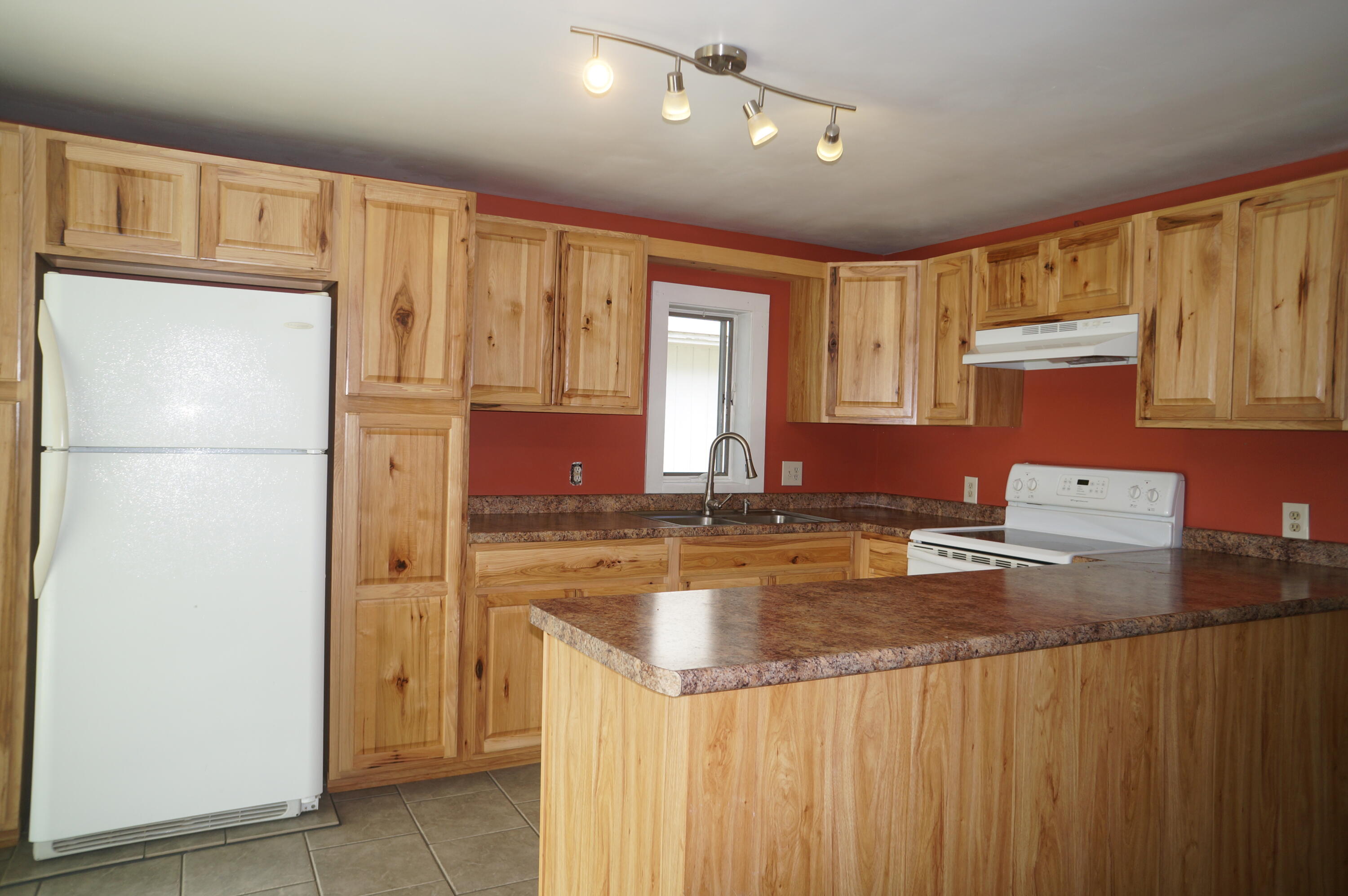 910 High Street Paris, ME 04281 - Photo 9 of 44 DSC03382