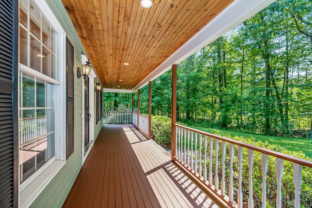 43 Groton Road Shirley, MA 01464 - Photo 3 of 42