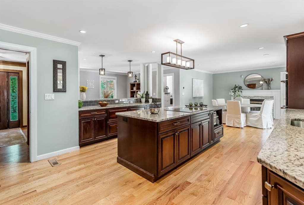 43 Groton Road Shirley, MA 01464 - Photo 4 of 42