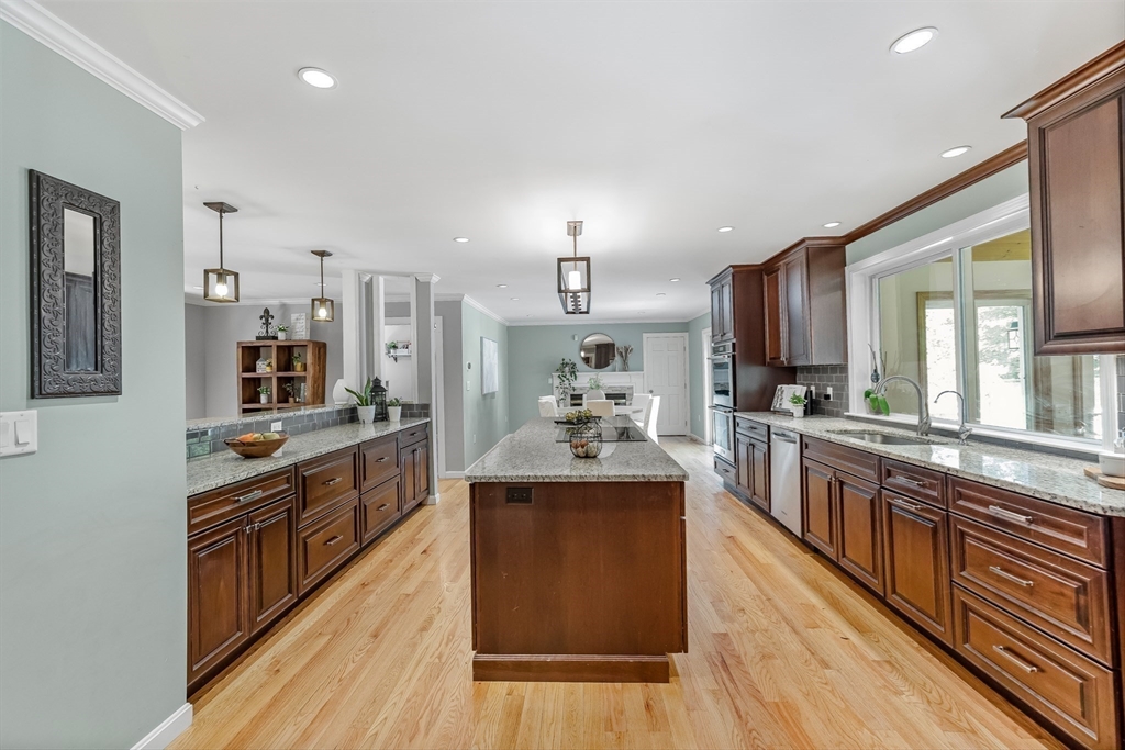 43 Groton Road Shirley, MA 01464 - Photo 5 of 42