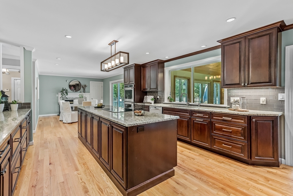 43 Groton Road Shirley, MA 01464 - Photo 8 of 42