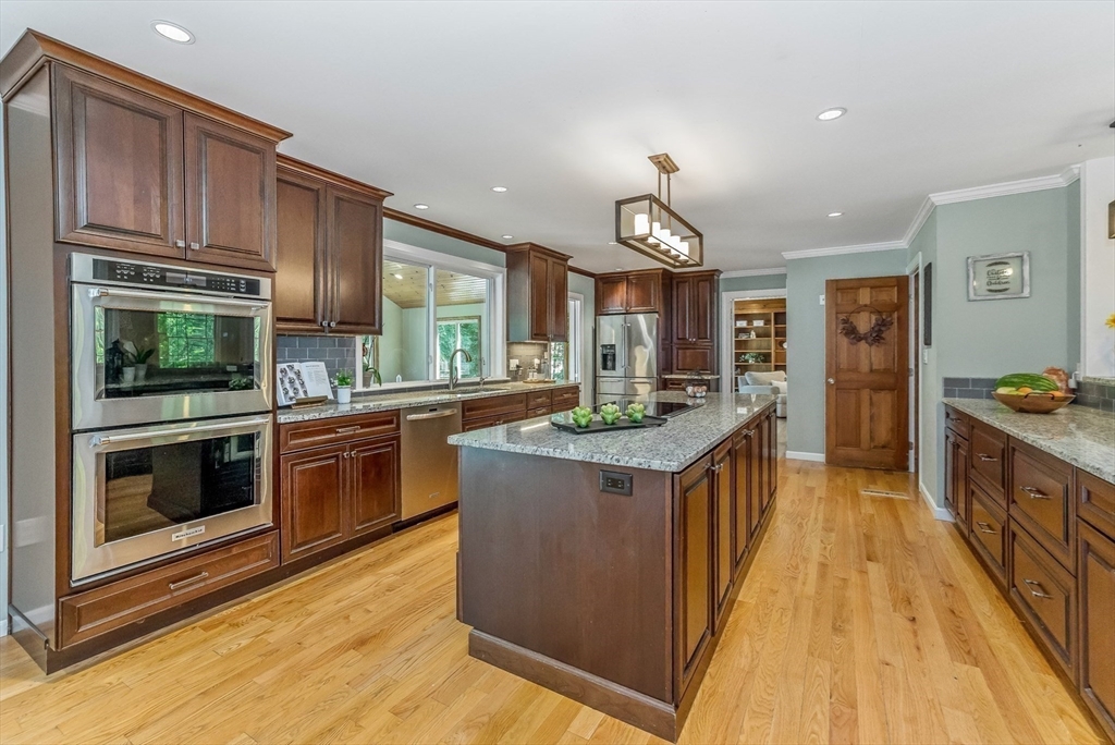 43 Groton Road Shirley, MA 01464 - Photo 10 of 42