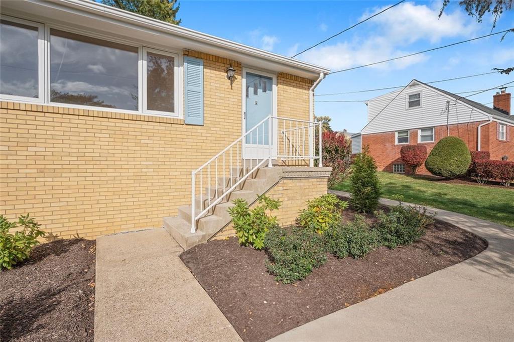 25 Sioux Road Bethel Park, PA 15241 - Photo 3 of 49 Gallery Image 3