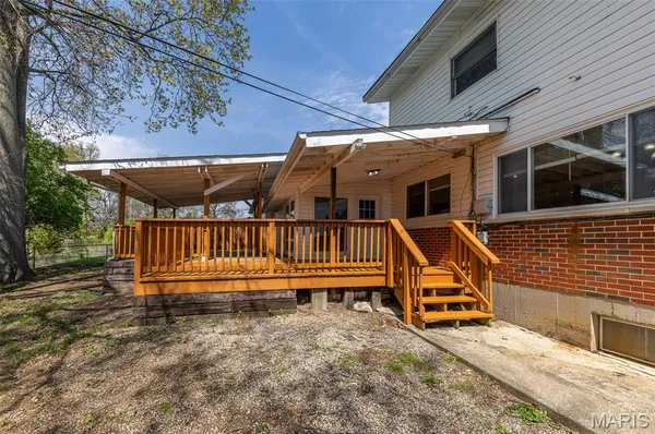 $279,990 | 1665 Horseshoe Drive, Florissant, MO 63033