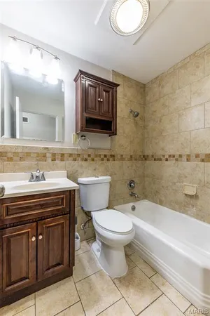 $279,990 | 1665 Horseshoe Drive, Florissant, MO 63033