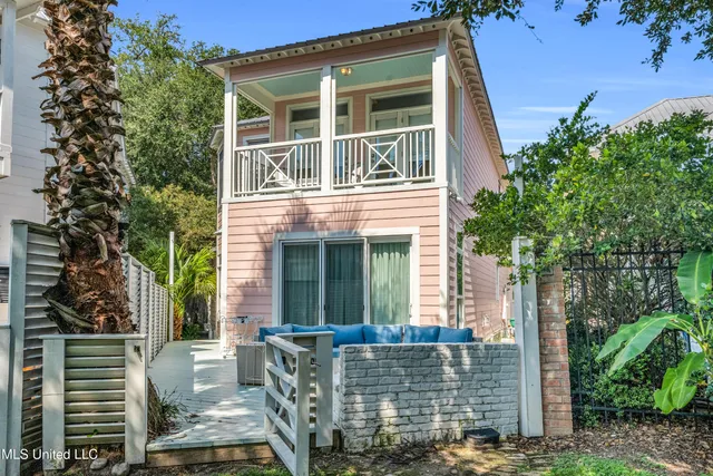 $750,000 | 27 Chapel Hill Road, Bay St. Louis, MS 39520