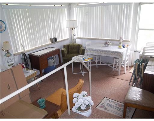 674 Simpson Howell Road Elizabeth, PA 15037 - Photo 9 of 18 Sunroom.
