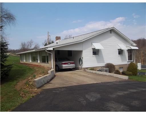 674 Simpson Howell Road Elizabeth, PA 15037 - Photo 10 of 18 Exterior Front. CARPORT