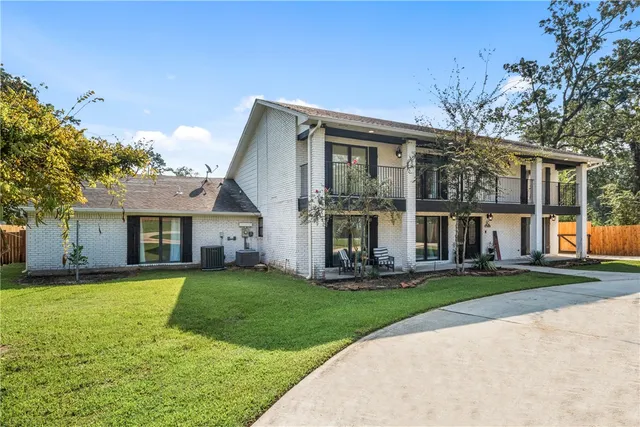 $950,000 | 18022 Rogers Road, New Waverly, TX 77358