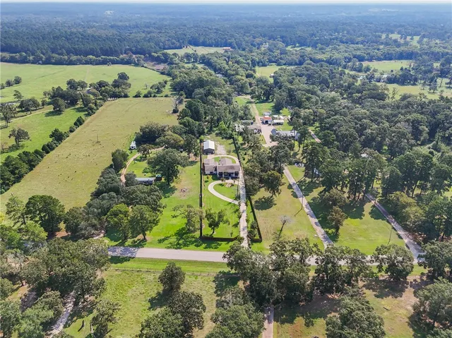 $950,000 | 18022 Rogers Road, New Waverly, TX 77358