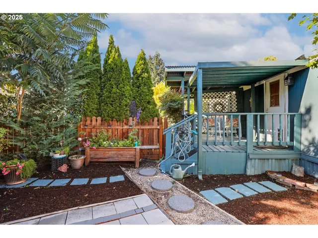 $97,222 | 1475 Green Acres Road, Unit 121, Eugene, OR 97408