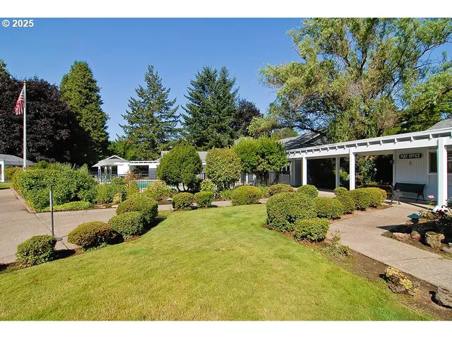 $97,222 | 1475 Green Acres Road, Unit 121, Eugene, OR 97408