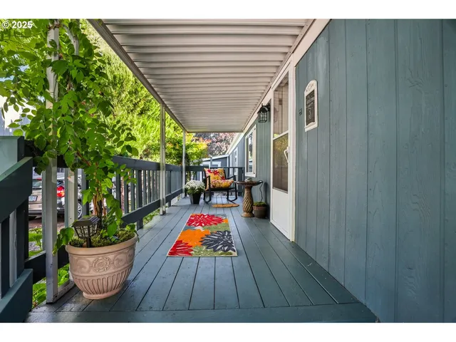 $97,222 | 1475 Green Acres Road, Unit 121, Eugene, OR 97408