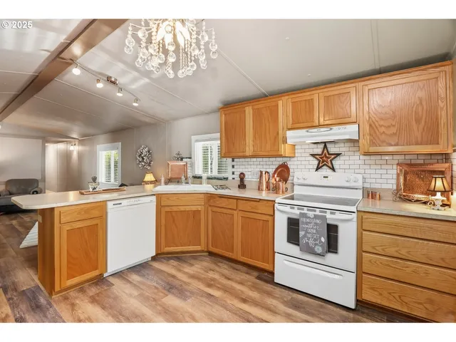 $97,222 | 1475 Green Acres Road, Unit 121, Eugene, OR 97408