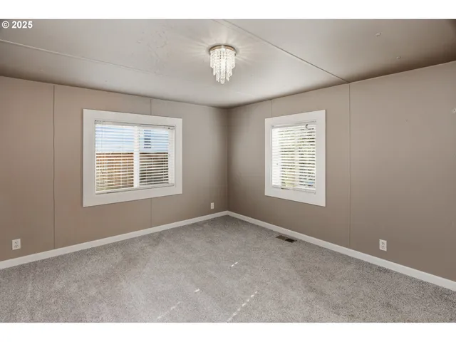 $97,222 | 1475 Green Acres Road, Unit 121, Eugene, OR 97408