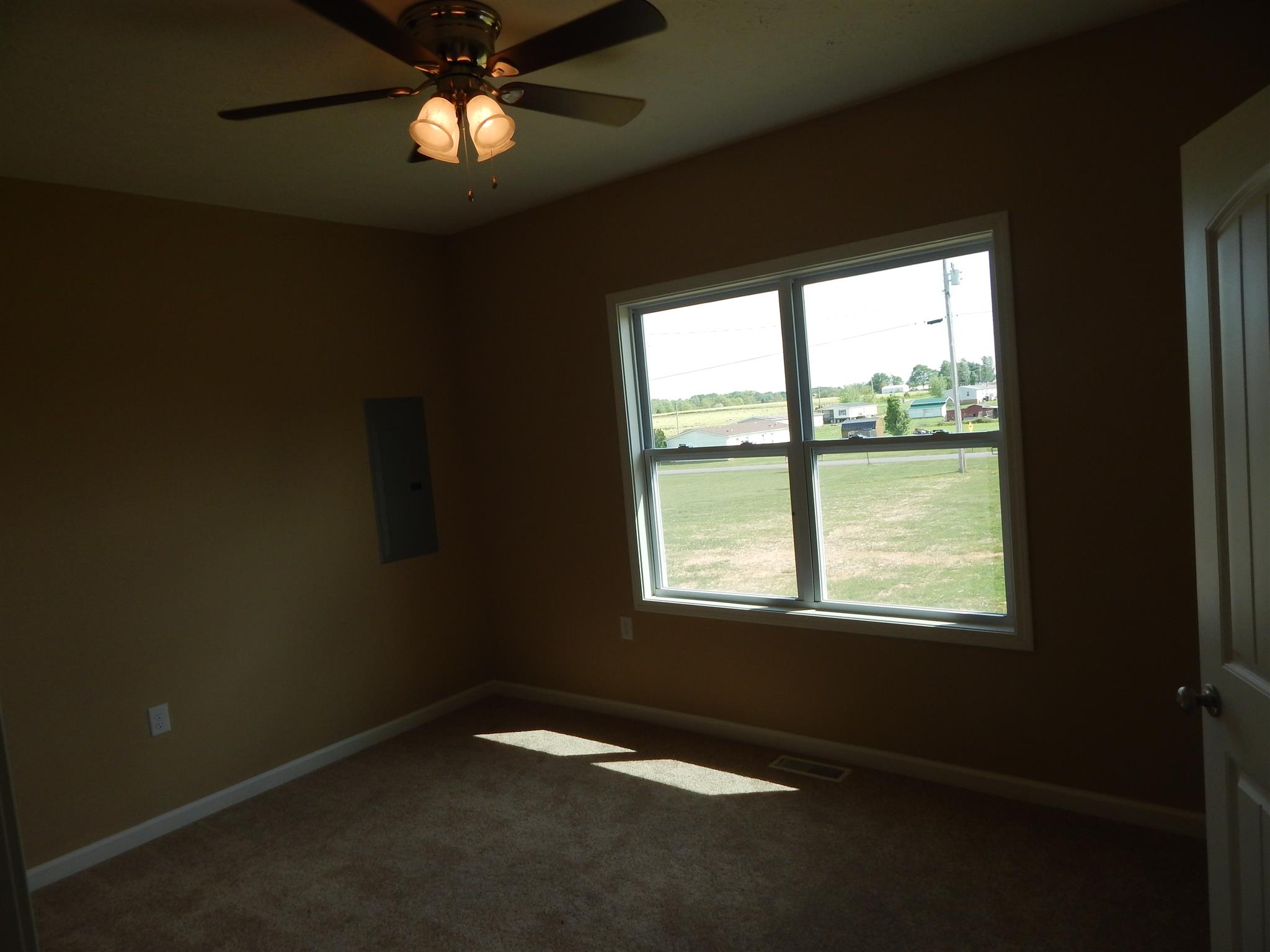 574 Cook Road Portland, TN 37148 - Photo 11 of 12 a view of an empty room with a window