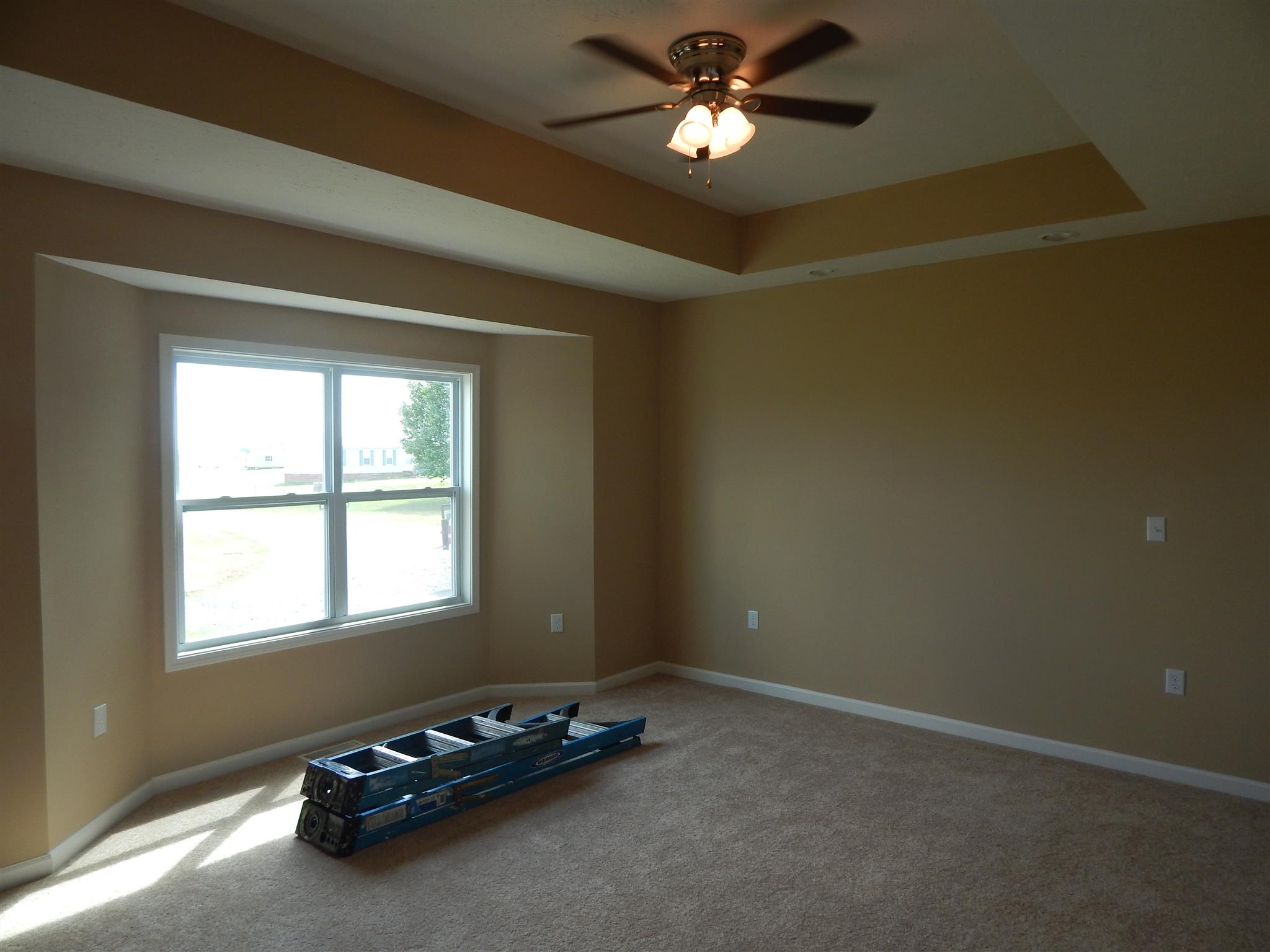 574 Cook Road Portland, TN 37148 - Photo 7 of 12 a room with window and ceiling fan