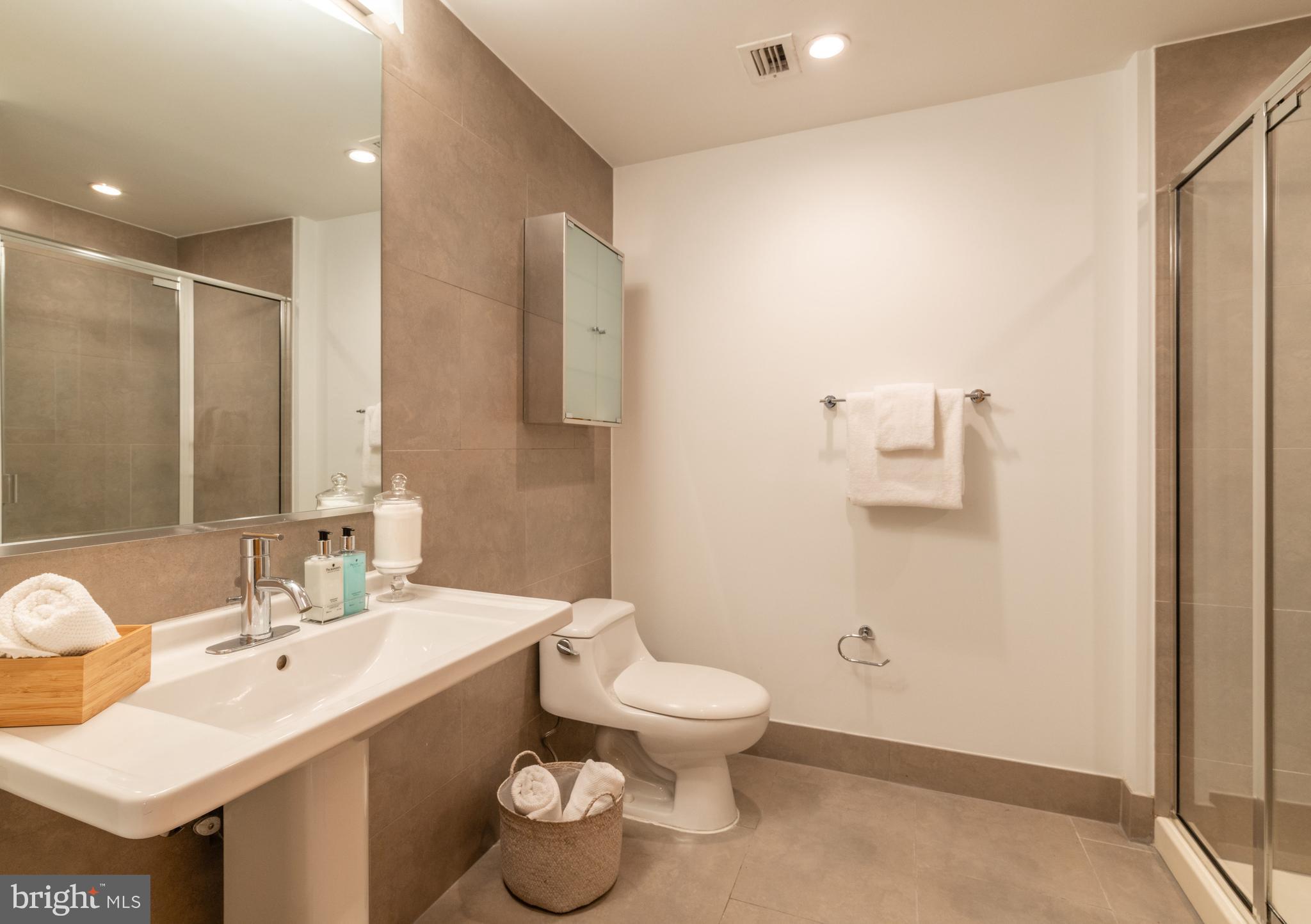 1133 14th Street Northwest, Unit PH5 Washington, DC 20005 - Photo 14 of 30