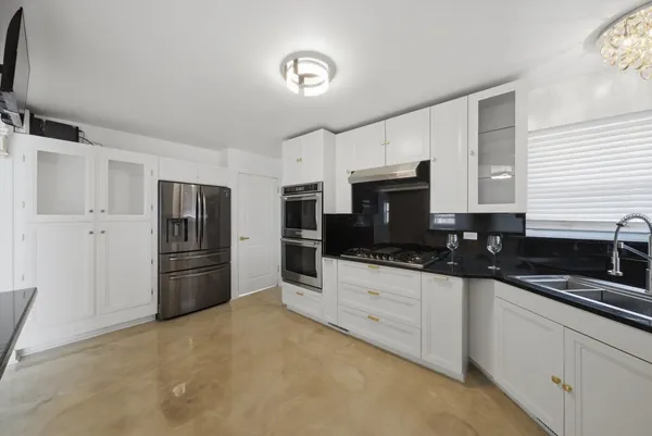 $449,900 | 3853 West 83rd Place, Chicago, IL 60652