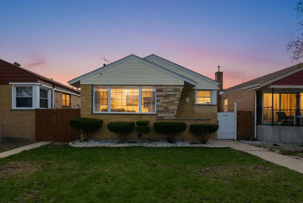 $449,900 | 3853 West 83rd Place, Chicago, IL 60652