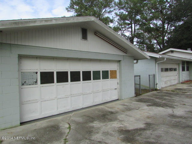 5837 Retha Road Jacksonville, FL 32254 - Photo 2 of 21 Garage