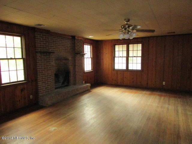 5837 Retha Road Jacksonville, FL 32254 - Photo 8 of 21 Living room