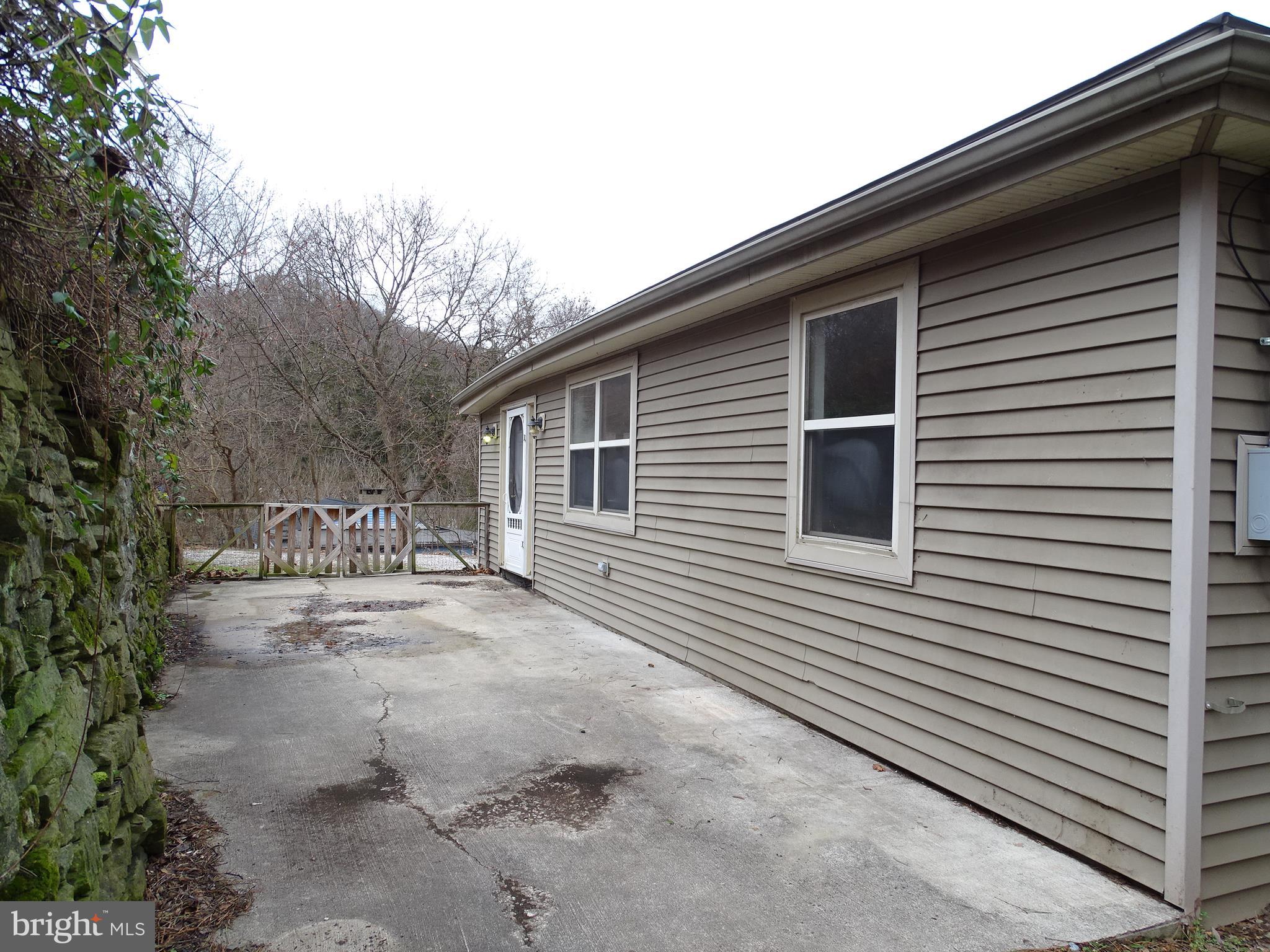95 Creek Bottom Road Manchester, PA 17345 - Photo 4 of 29 Gallery Image 4