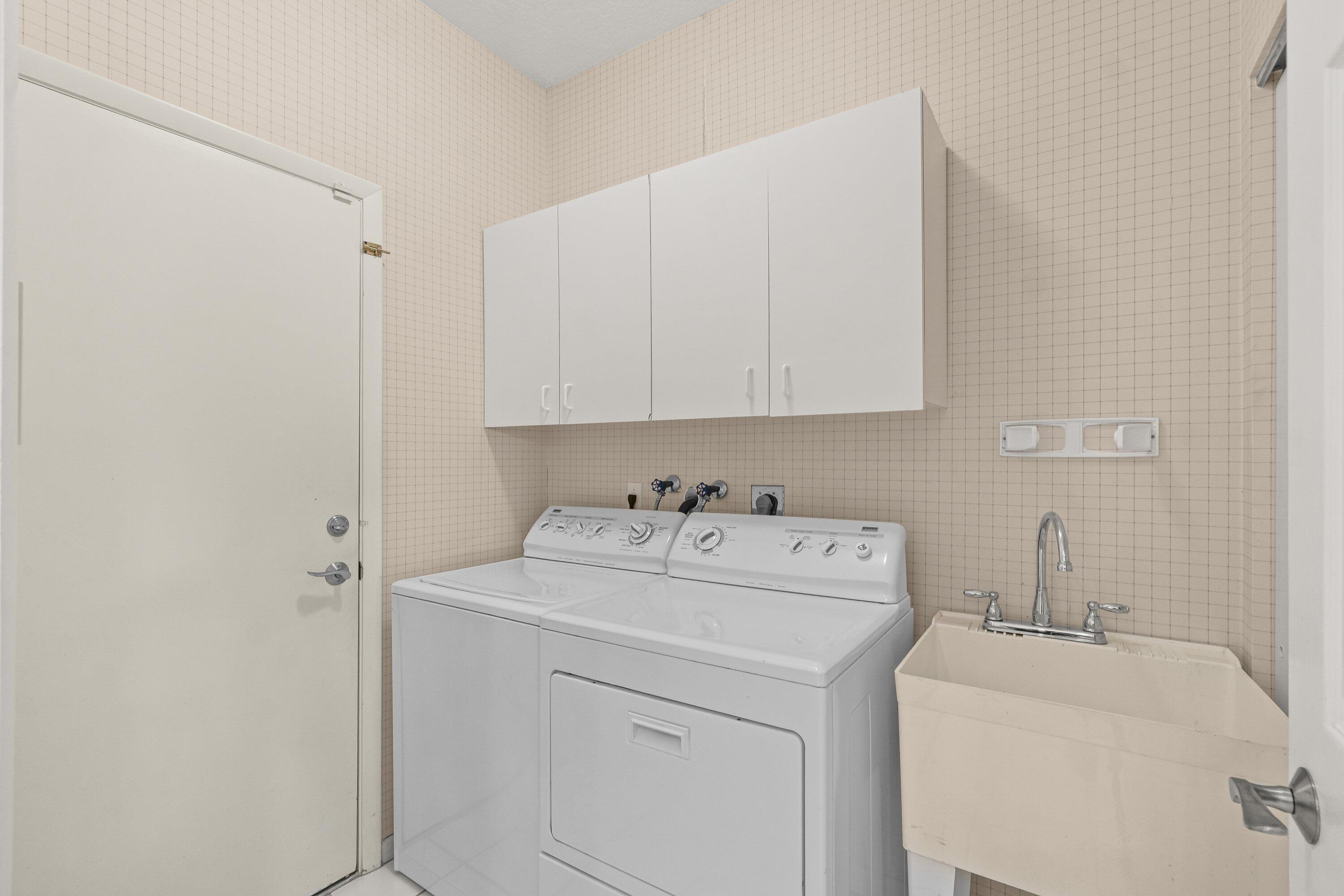 23298 Torre Circle Boca Raton, FL 33433 - Photo 14 of 35 015-23298TorreCircle-BocaRaton-FL-33433-