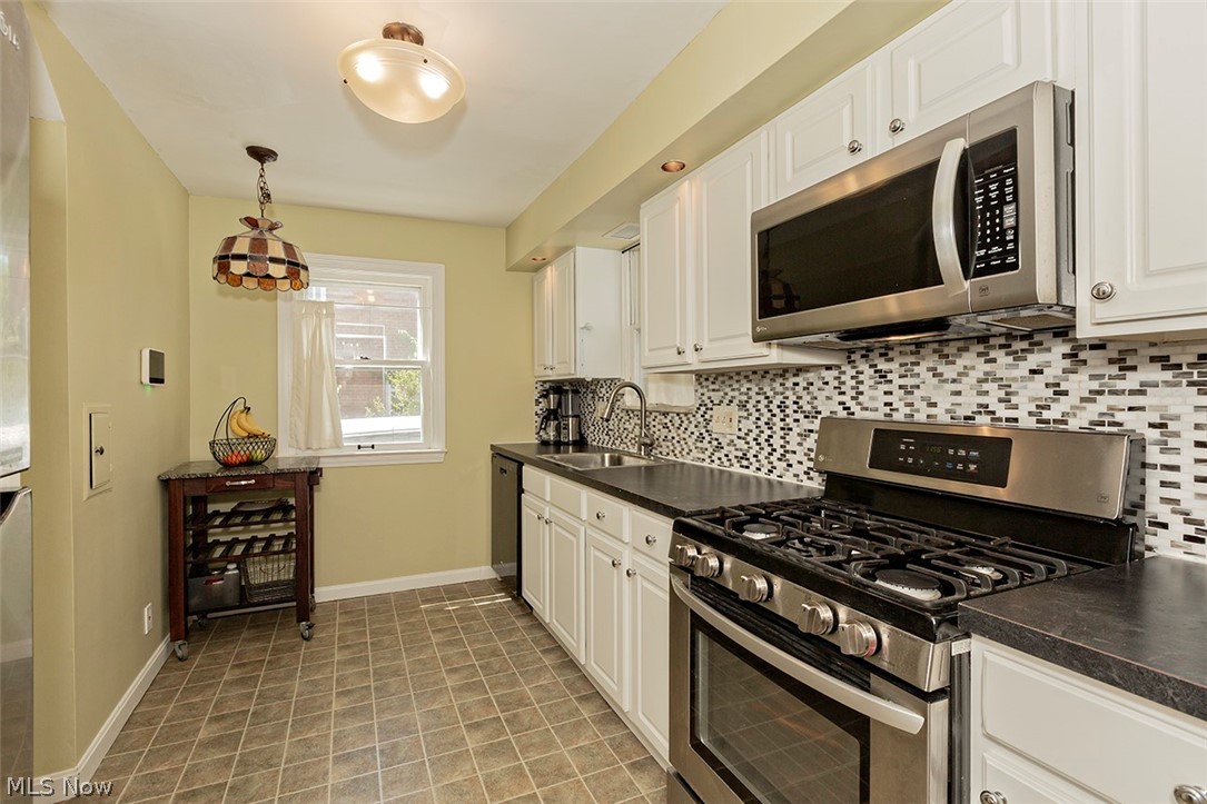 1408 Churchill Road Lyndhurst, OH 44124 - Photo 13 of 34
