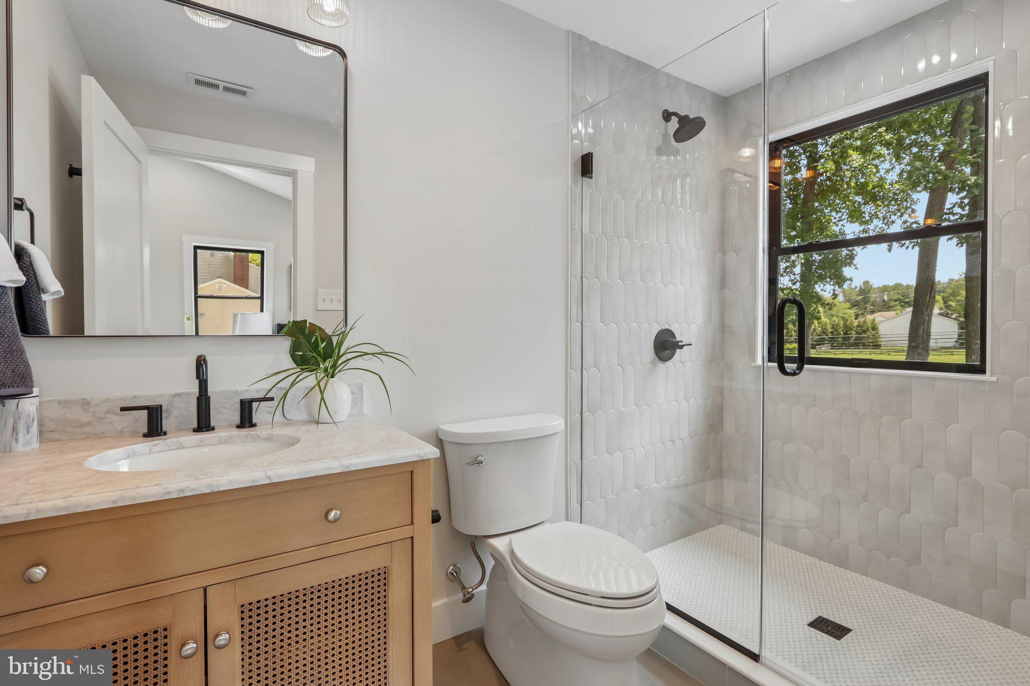 2577 Wayland Road Berwyn, PA 19312 - Photo 61 of 79 Ensuite #3