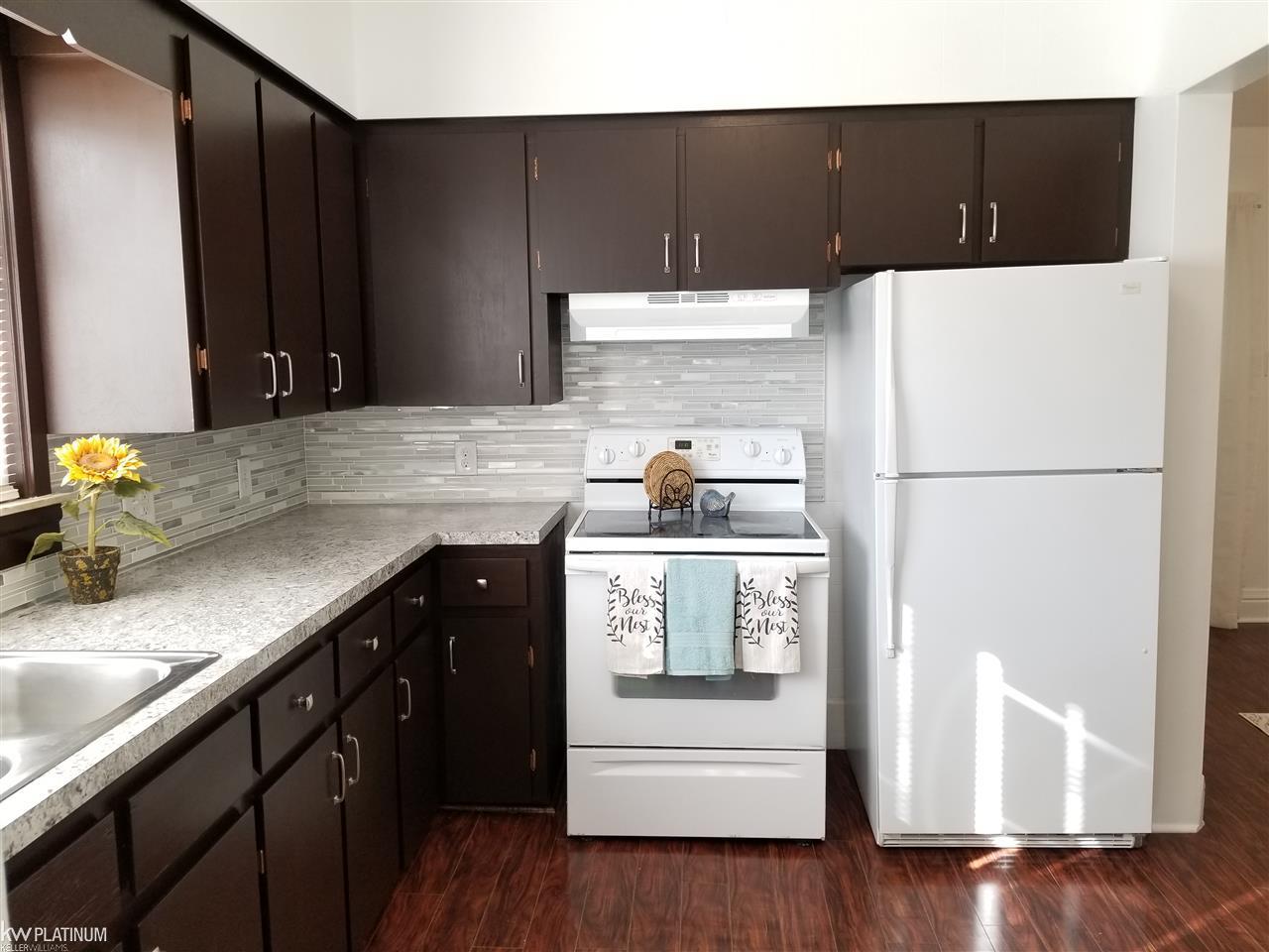 208 Spring Street Yale, MI 48097 - Photo 11 of 33 50027722-10.JPG