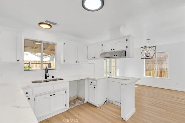 $379,900 | 906 Don Medico Drive, Hanford, CA 93230