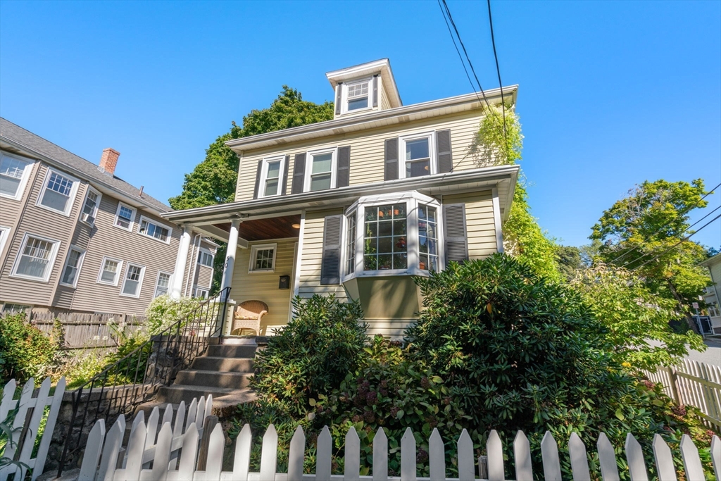 50 Elson Road Waltham, MA 02451 - Photo 3 of 36 Gallery Image 3