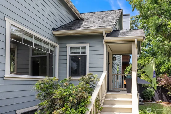 $1,100,000 | 43 West Etruria Street, Seattle, WA 98119