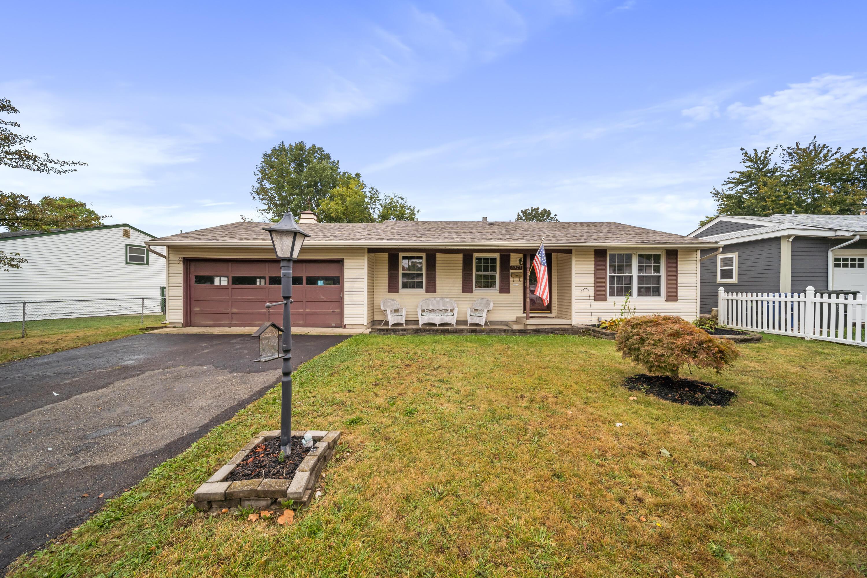 3777 Adell Road Columbus, OH 43228 - Photo 2 of 28 DSC01375