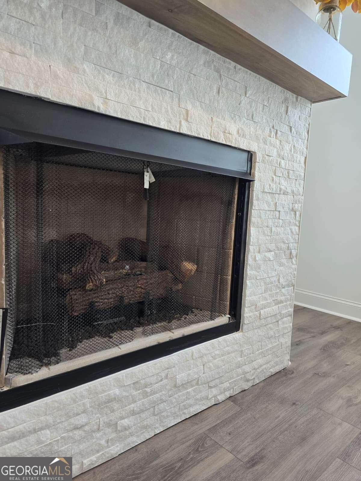 825 Green Sapling Trail, Unit 18 Suwanee, GA 30024 - Photo 12 of 44 a bathroom with a mirror