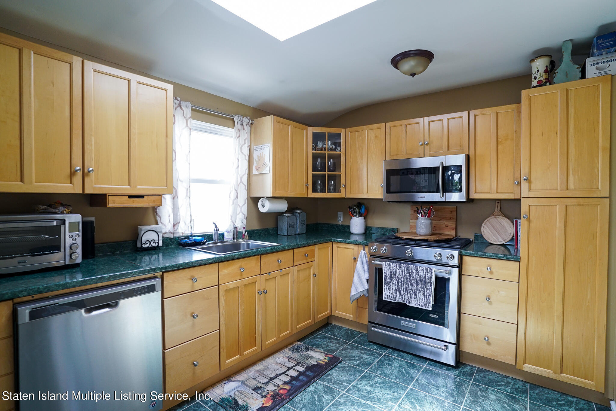 45 Woodrow Road Staten Island, NY 10312 - Photo 19 of 45 DSC02223