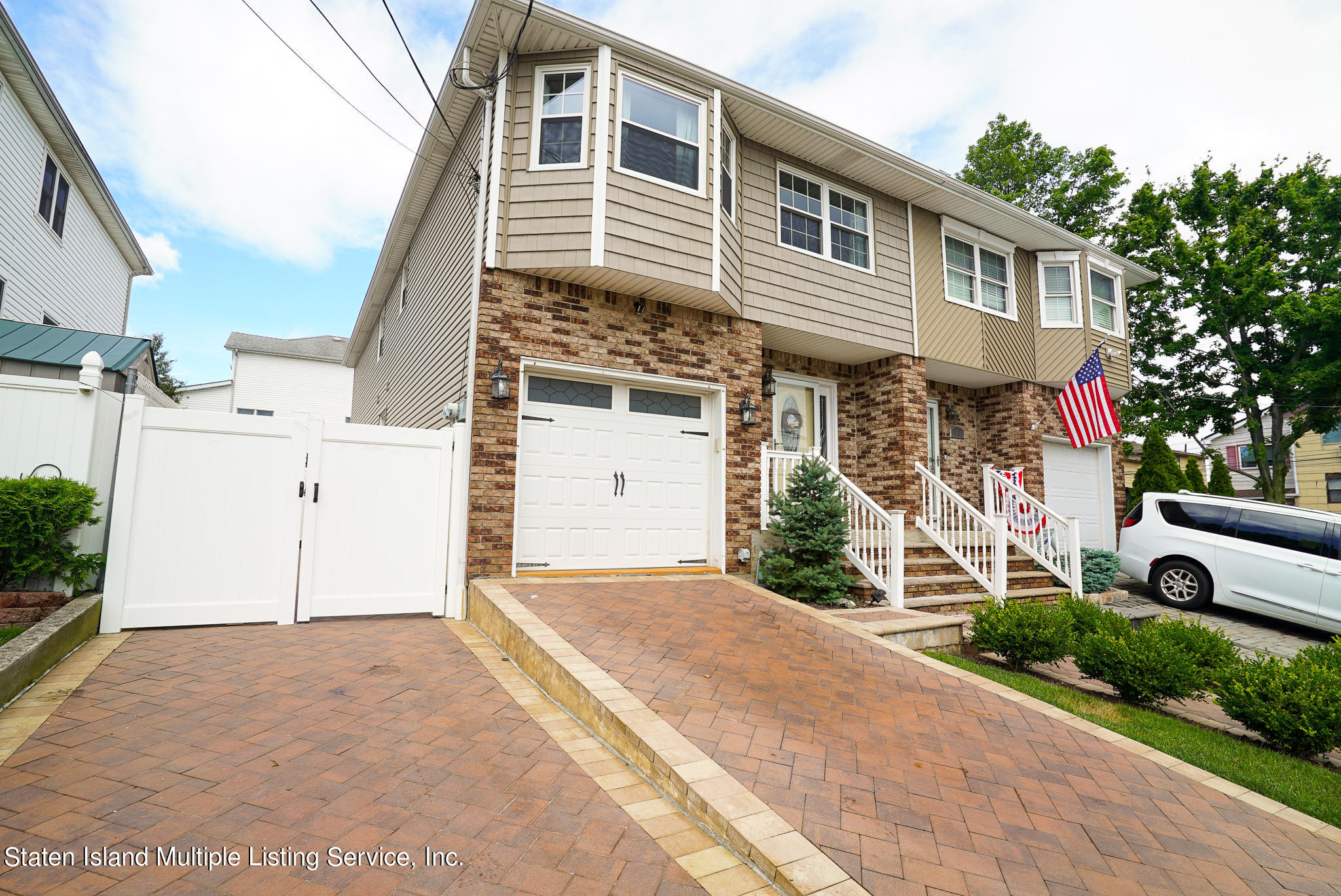 45 Woodrow Road Staten Island, NY 10312 - Photo 3 of 45 DSC02189