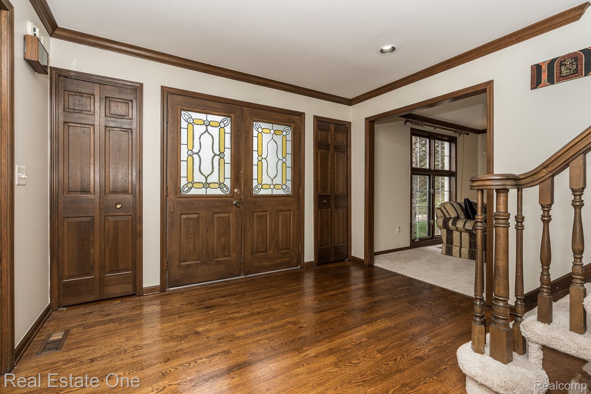 3400 Edmunton Drive Rochester, MI 48306 - Photo 2 of 28 Entry