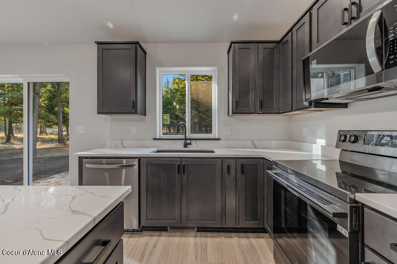 9490 Sunnyside Road Sandpoint, ID 83864 - Photo 5 of 12 9490 Sunnyside Rd 3