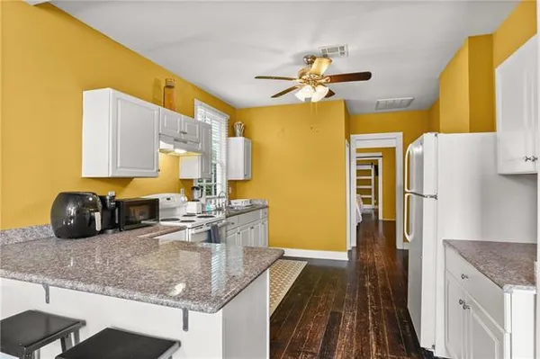 $2,000 | 3425 Dauphine Street, New Orleans, LA 70117