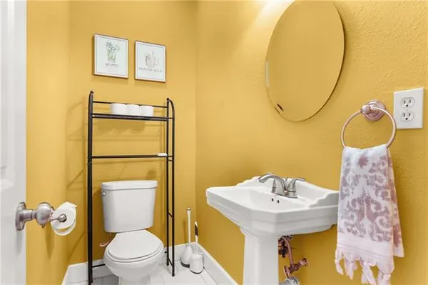 $2,000 | 3425 Dauphine Street, New Orleans, LA 70117