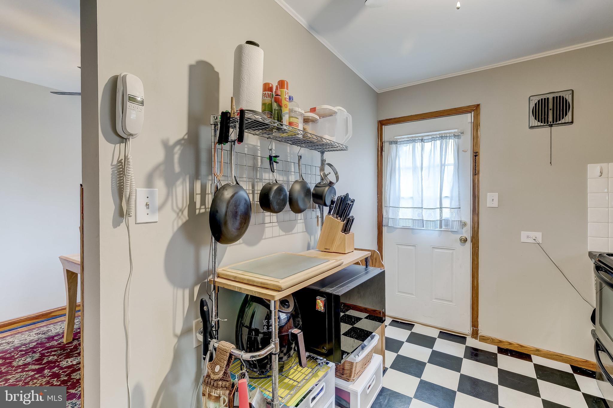 1806 Forrest Road Baltimore, MD 21234 - Photo 8 of 18