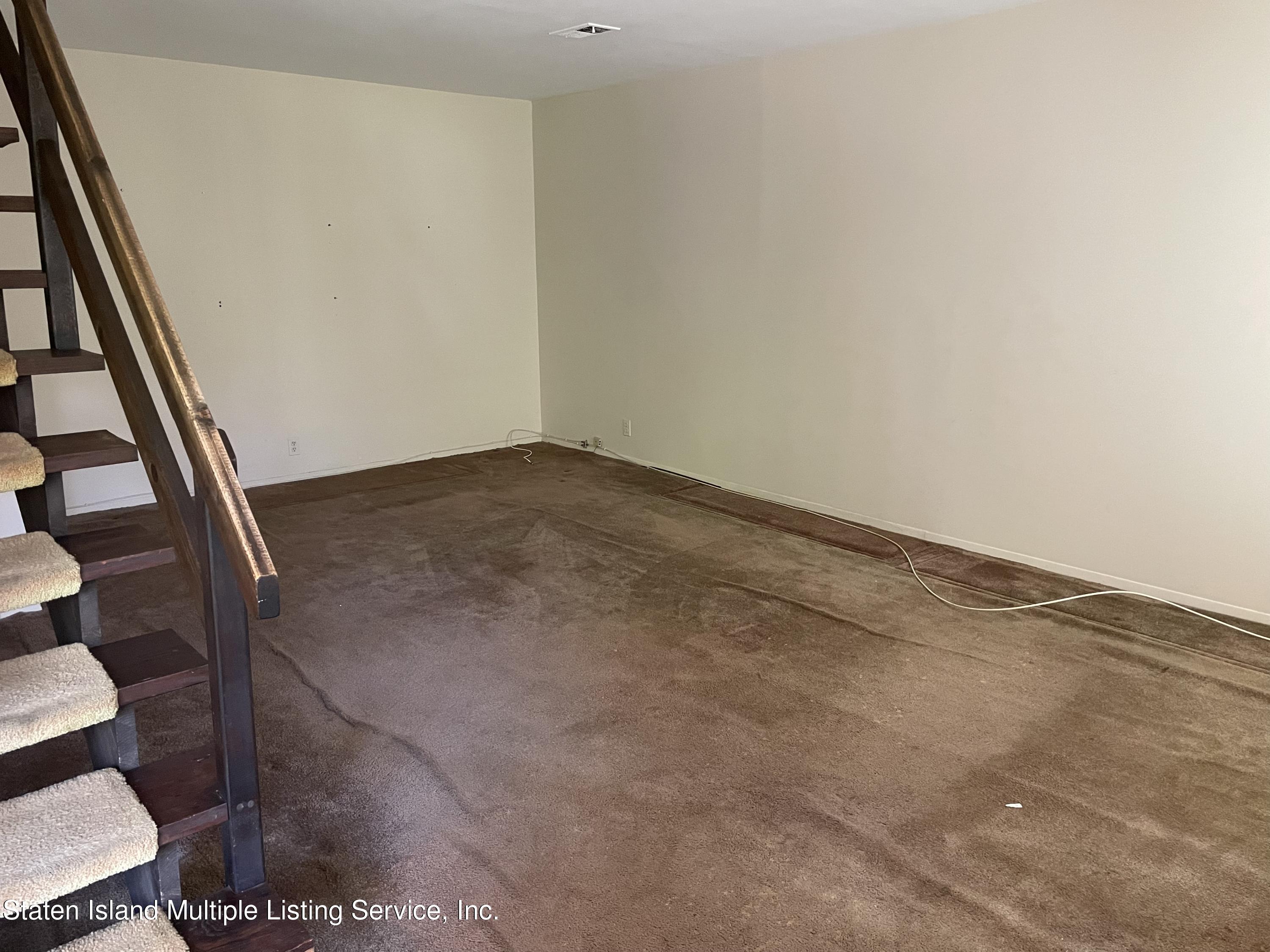5 Rumson Road Staten Island, NY 10314 - Photo 7 of 17 Photo May 11, 13 55 39
