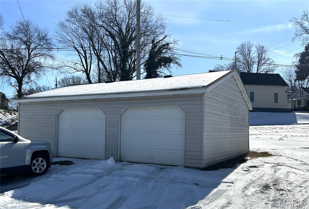 411 South 8th Street Belleville, IL 62220 - Photo 2 of 4
