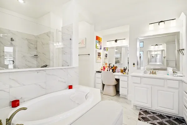 $1,200,000 | 9911 Crescent Wood Drive, Missouri City, TX 77459