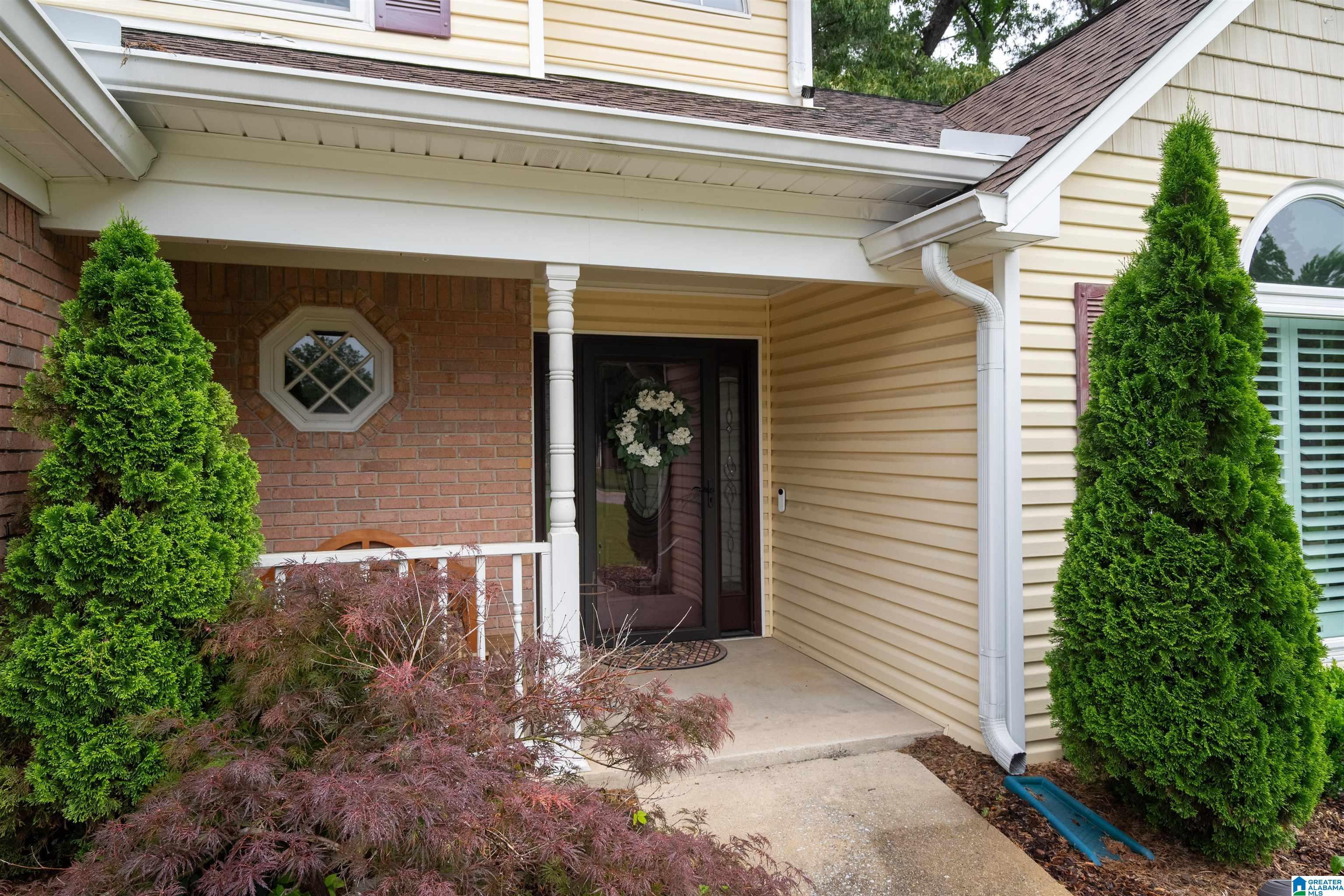 128 Greenfield Lane Alabaster, AL 35007 - Photo 2 of 22