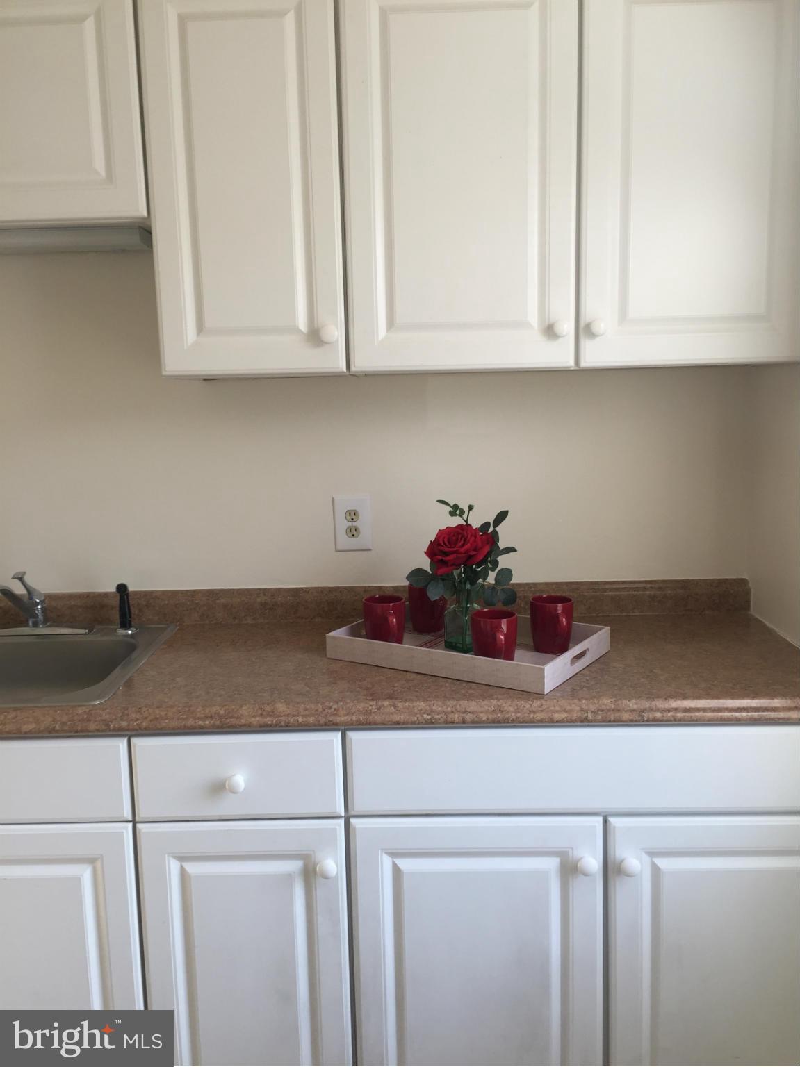 9343 Taney Road Manassas, VA 20110 - Photo 18 of 30 Kitchen